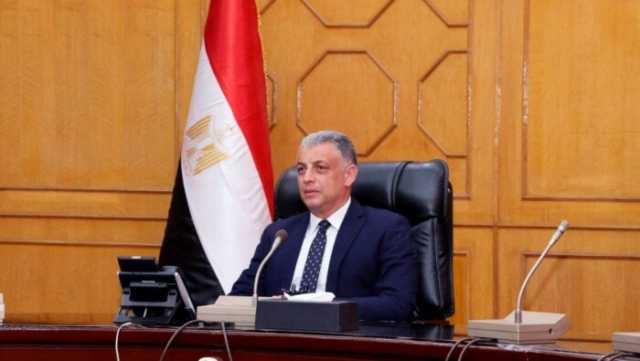 محافظ الاسماعيلية يوجِّه بتشديد الحملات الرقابية على محطات الوقود ومواقف السرفيس والنقل الجماعي للتأكد من الالتزام بالتعريفة المقررة للمواصلات