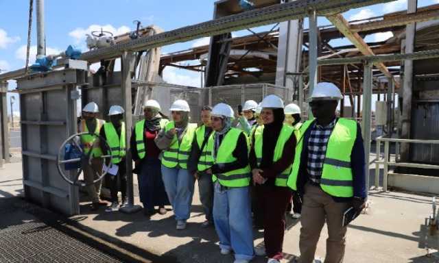 طلاب الجامعة اليابانية يتفقدون شركة صرف الإسكندرية في زيارة لمحطة التنقية الشرقية