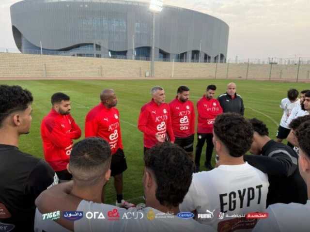 منتخب مصر تحت 20 سنة يواصل تدريباته في معسكر العاصمة.. ونبيه يدرس جنوب أفريقيا بالفيديو