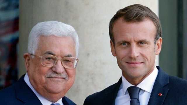 الرئيس الفلسطيني و نظيره الفرنسي يبحثان هاتفيا آخر المستجدات في الأراضي الفلسطينية