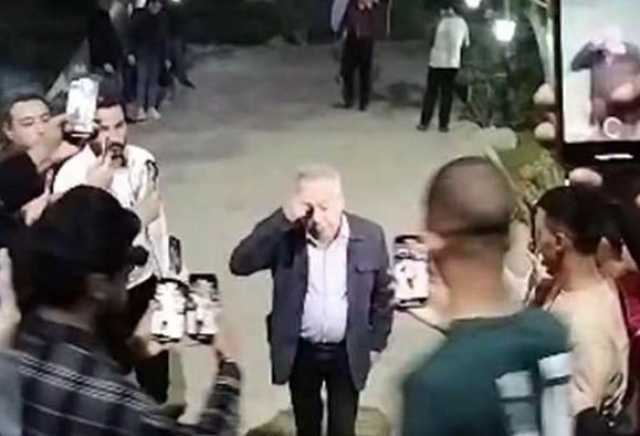 «محمد ممدوح وروجينا».. أبرز الحضور في عزاء زوجة الفنان نضال الشافعي
