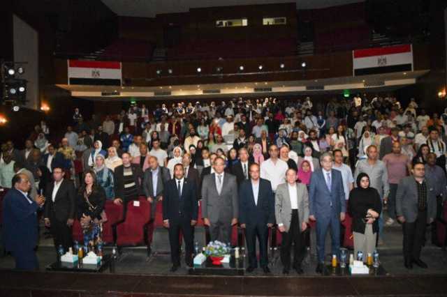 محافظ قنا يشهد انطلاق فعاليات المهرجان المسرحي الدولي لشباب الجنوب