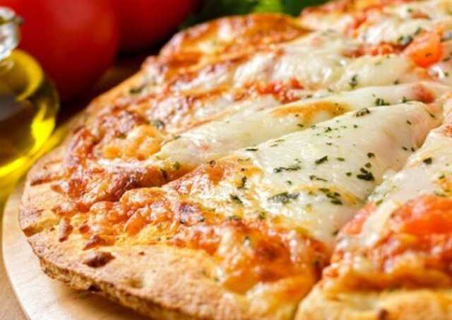 بخطوات بسيطة.. طريقة عمل بيتزا الشوفان