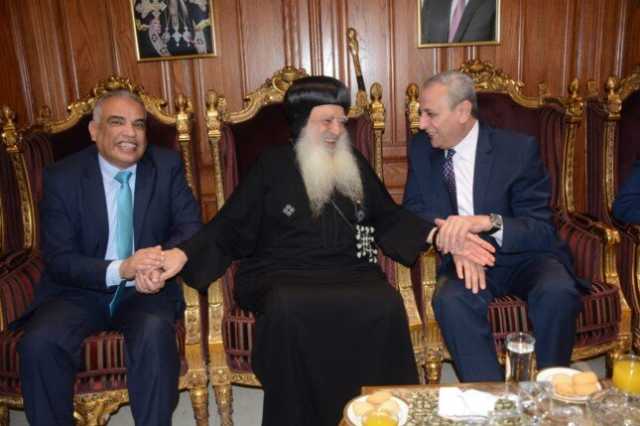 محافظ الغربية يزور كنائس طنطا لتقديم التهنئة ويوزع هدايا الرئيس في عيد القيامة المجيد