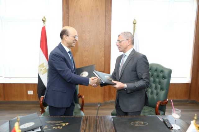 الفضاء المصرية توقّع 3 بروتوكولات تعاون مع جامعة أسيوط