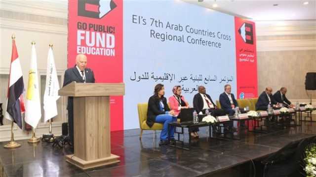 نقيب المعلمين: مصر استقبلت 100 ألف طالب وافد بمدارسها الحكومية