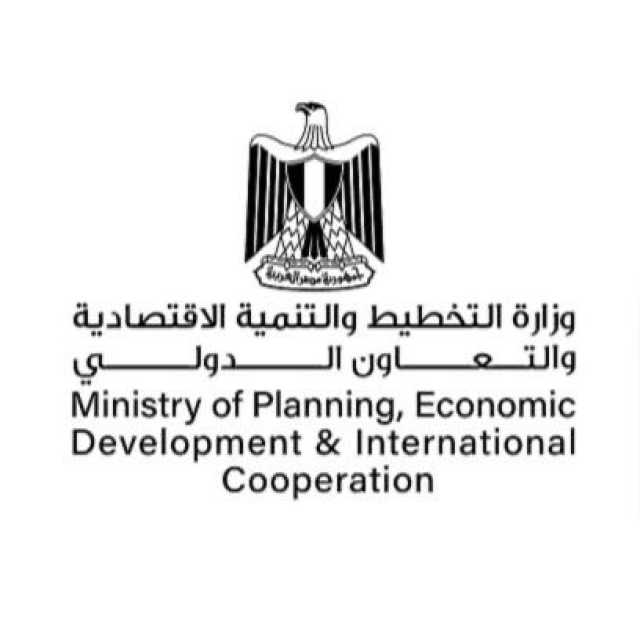 تزامنًا مع زيارة الرئيس الفرنسي لمصر.. تطور العلاقات الاقتصادية المصرية الفرنسية