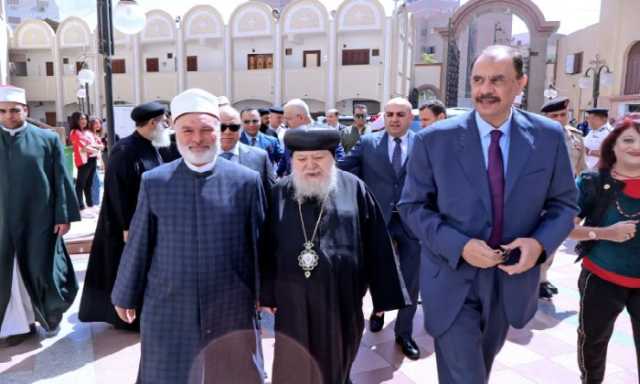 محافظ سوهاج يزور المطرانيات لتقديم التهنئة للأخوة الأقباط بمناسبة عيد القيامة المجيد
