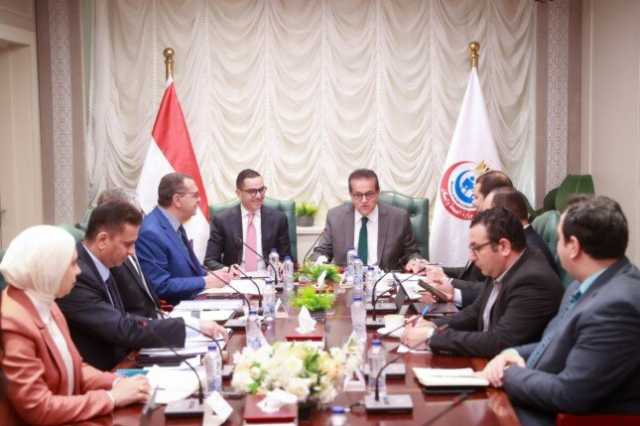 نائب رئيس الوزراء يبحث مع وزير الاستثمار وضع آليات وحلول لتخفيف الأعباء المالية
