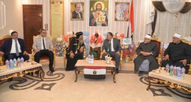محافظ أسيوط يزور عدد من كنائس المحافظة للتهنئة بعيد القيامة المجيد