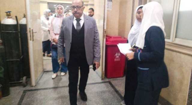 مدير الصحة بأسيوط يُفاجئ العاملين بمستشفى الصدر ليطمئن علي أداء الخدمات للمرضى