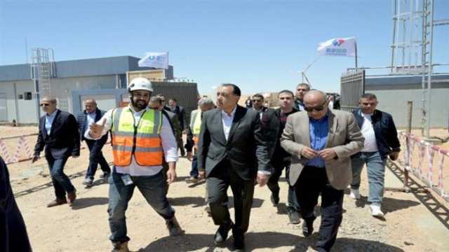 رئيس الوزراء يتفقد محطة أمونت لطاقة الرياح باستثمارات 700 مليون دولار