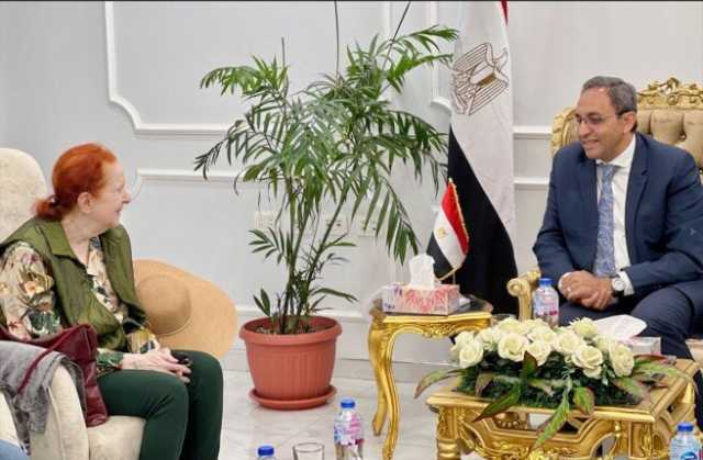 محافظ قنا يبحث مع وفد إسباني وأممي آفاق الاقتصاد الأخضر والتنمية المستدامة