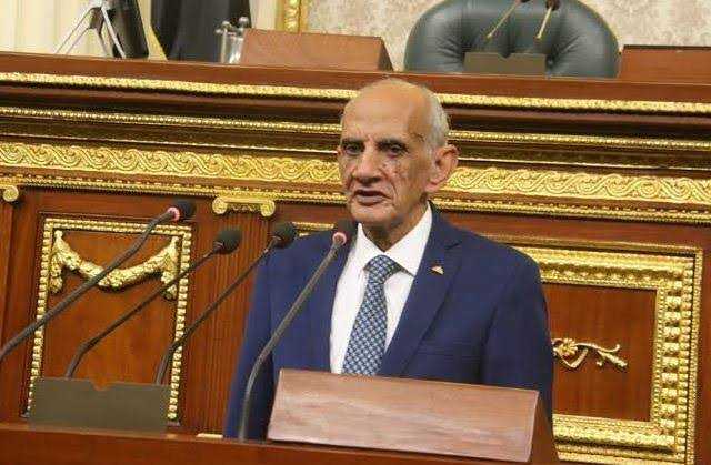 برلماني يطالب بعدد من الإنشاءات والمشروعات القومية في نجع حمادي