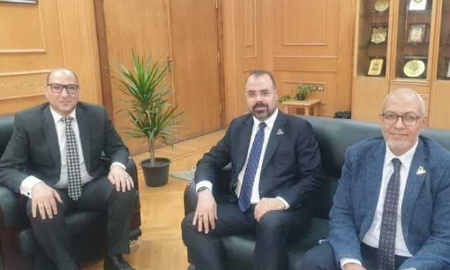كلية التجارة بكفر الشيخ وأسطول للأوراق المالية يبحثان إطلاق مبادرة مجانية لنشر الثقافة المالية