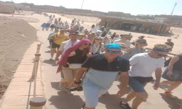 خلال أيام العيد.. إقبال كبير من المصريين والأجانب على المناطق الأثرية بأسوان