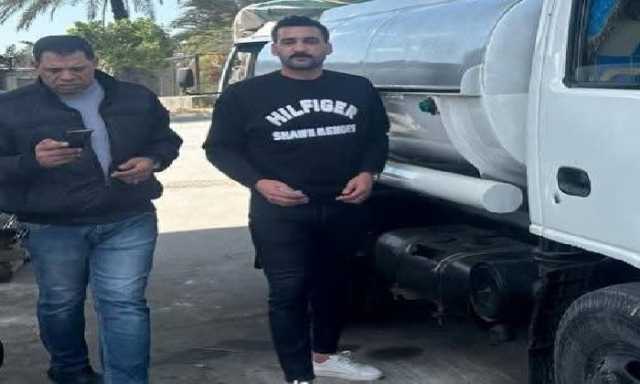 قبل تهريبها.. ضبط سيارة محملة بـ3 آلاف لتر سولار في البحيرة