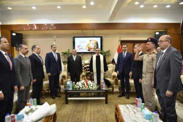 محافظ بورسعيد يشارك الأقباط احتفالات عيد القيامة المجيد بالكنيسة الإنجيلية في حي الشرق