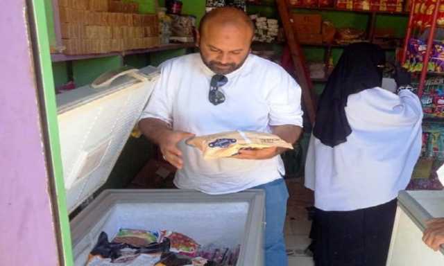 إعدام كميات من الأغذية الفاسدة خلال حملات تفتيشية بأسوان