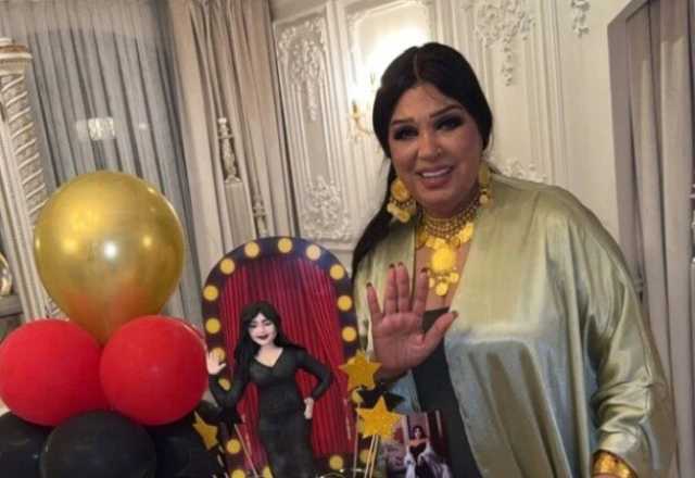 فيفي عبده تحتفل بعيد ميلادها بحضور يسرا ولبلبة «صور»