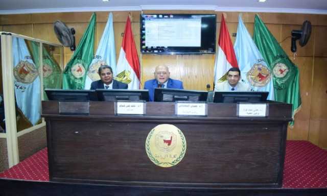 رئيس جامعة سوهاج يشهد فعاليات المؤتمر الطلابي البحثي الأول بكلية الزراعة