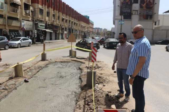 بعد تحويله لاتجاه واحد.. محافظ القليوبية يتفقد أعمال تطوير ورصف شارع الشرطة ببنها