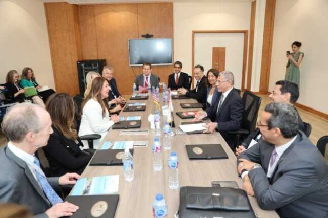 رئيس وكالة الفضاء المصرية يلتقي السفيرة الأمريكية بالقاهرة لتعزيز التعاون