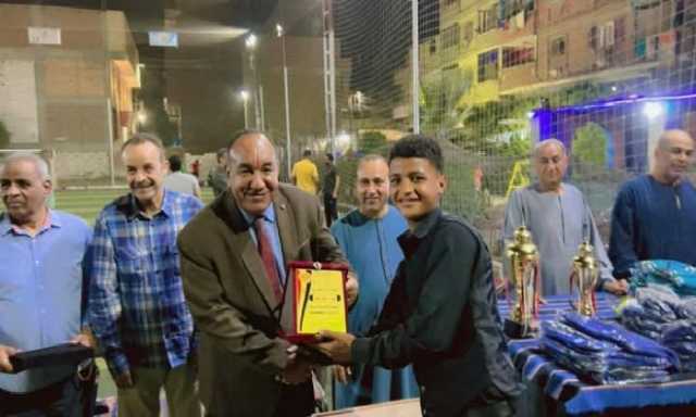 حزب الشعب الجمهوري يكرم رموز الرياضة في نجع حمادي