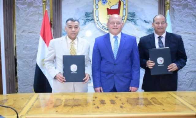 رئيس جامعة سوهاج يشهد توقيع بروتوكول تعاون بين كلية الحاسبات والمعهد العالي لنظم التجارة الإلكترونية
