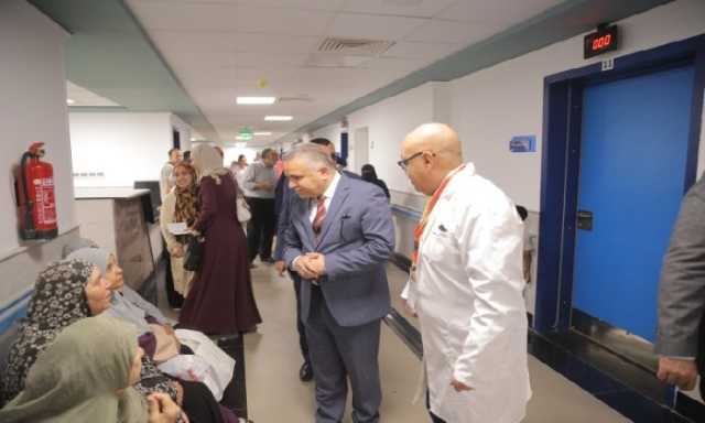 رئيس جامعة السويس: توفير 500 مقعد ومنافذ جديدة للتذاكر للقضاء على الزحام بمستشفى الجامعة