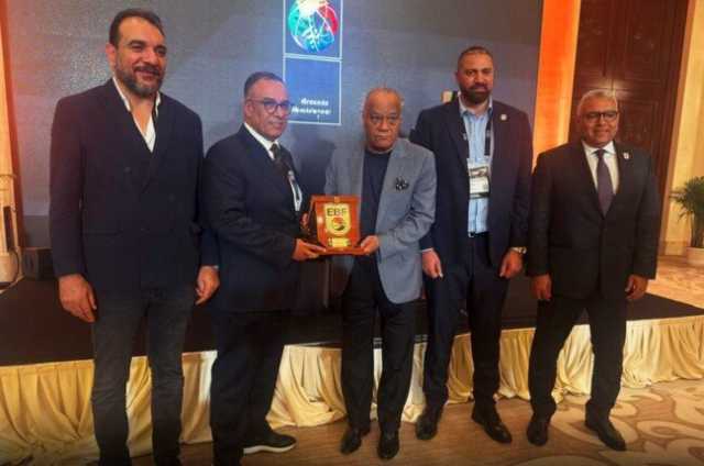 اتحاد السلة يكرم رئيس الاتحاد الإفريقي