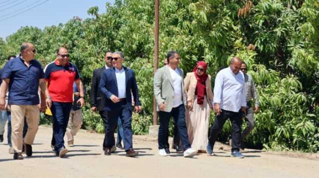 محافظ الإسماعيلية يتفقد عدد من الطرق والمحاور المقترح إدراجها في أعمال التطوير بمركز الإسماعيلية