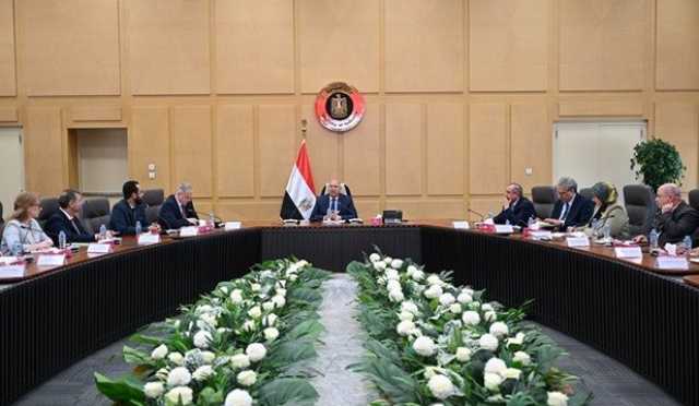 وزير الصناعة يبحث مع رئيس مجلس النواب بـ «بيلاروس» سبل دعم التعاون