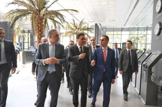 وزير الاستثمار يستقبل وزير التجارة المغربي لبحث سبل تطوير الشراكة بين البلدين