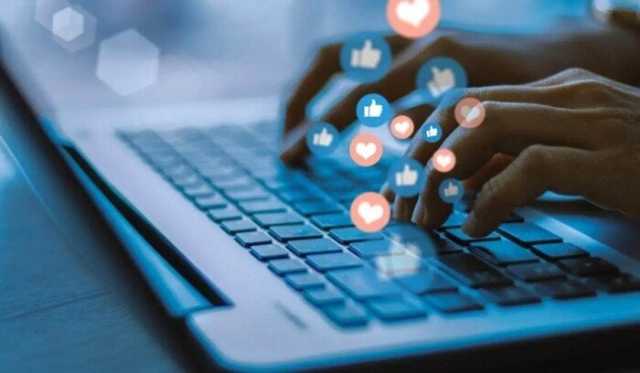 ضبط 3 أشخاص لإدارتهم صفحات تنشر فيديوهات ووقائع قديمة