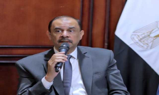 محافظ سوهاج يحيل مخالفات مناقصة توريد كاميرات مراقبة لصالح مديرية التربية والتعليم إلى النيابة