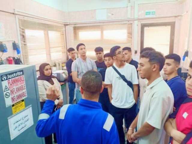 طلاب علوم البترول بحلوان في زيارة ميدانية إلى حقول شركة خالدة