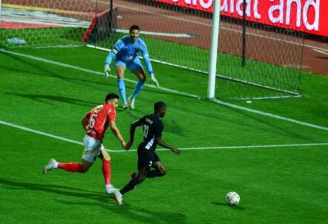 التعادل الإيجابي 1-1 يحسم الشوط الأول بين الأهلي والبنك في الدوري «فيديو»