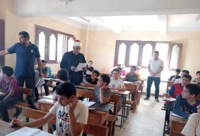 رئيس القليوبية الأزهرية يتفقد لجان الامتحانات بمعهد بنين قها الإعدادي