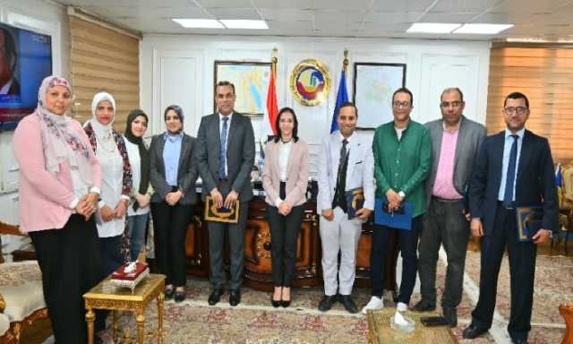 محافظ البحيرة تكرّم الفريق الطبي بمستشفى صدر دمنهور الفاىز بالجائزة الماسية الدولية للجلطات