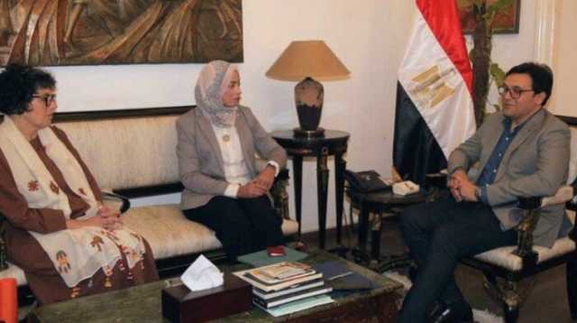 وزير الثقافة يبحث مع جمعية المكنز الإسلامي تعزيز التعاون في حفظ التراث