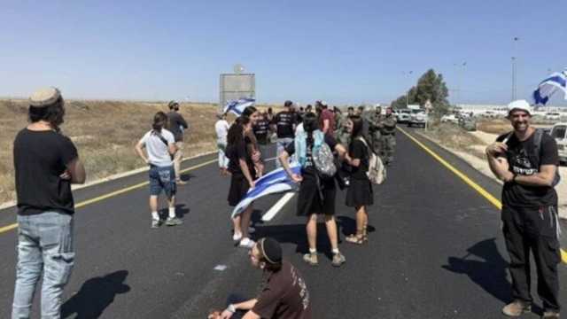 مستوطنون يعترضون شاحنات المساعدات قبل دخولها قطاع غزة