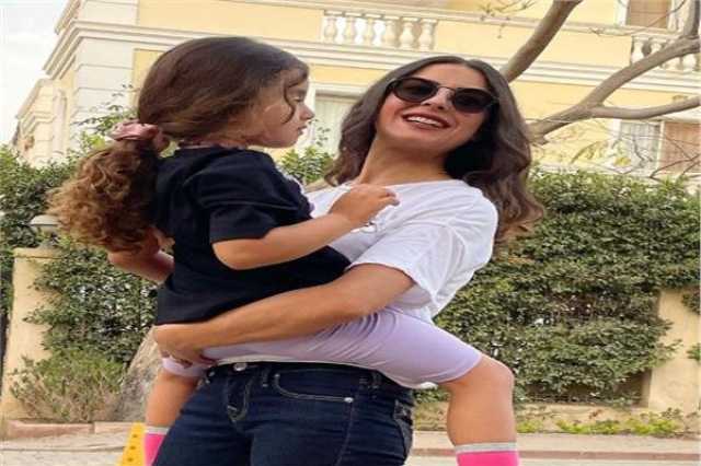 «تشبهيني في جمال قلبك».. ريهام أيمن تحتفل بعيد ميلادها ابنتها
