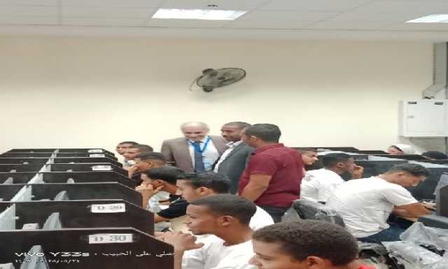 رئيس جامعة أسوان تتابع امتحانات الفصل الدراسي الثاني وسط أجواء واعدة للطلاب