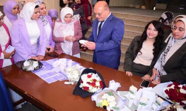كريمات طبيعية للمفاصل والأكزيما وأعشاب للضغط.. إبداعات طلاب العقاقير بصيدلة سوهاج