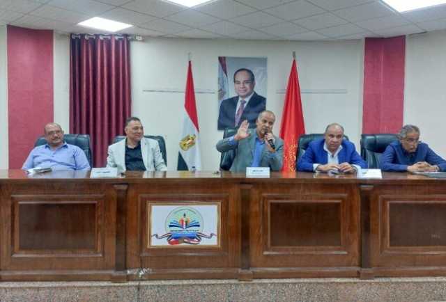 مدير تعليم بورسعيد يجتمع برؤساء لجان امتحانات الشهادة الإعدادية