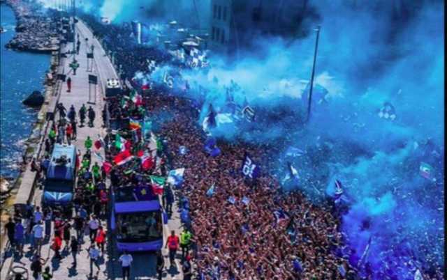 ليلة أسطورية في نابولي احتفالا بلقب الدوري الإيطالي «فيديو»