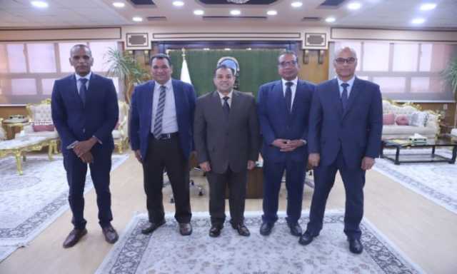 رئيس جامعة جنوب الوادي يستقبل وفد جهاز تنمية المشروعات المتوسطة والصغيرة ومتناهية الصغر