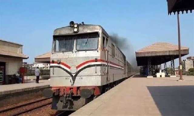 شاب ينجو بأعجوبة من الموت تحت عجلات قطار الواسطي بالفيوم