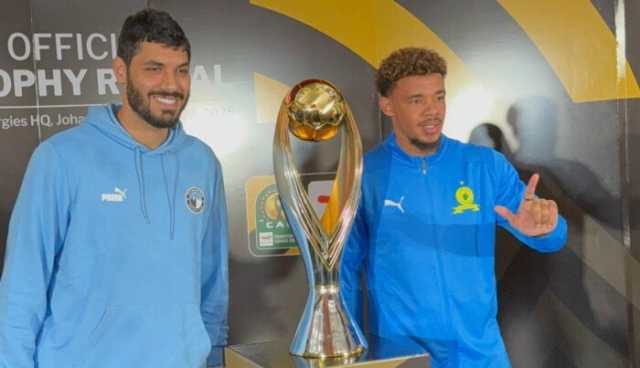 بيراميدز يلتقط صور تذكارية مع كأس دوري أبطال إفريقيا الجديدة